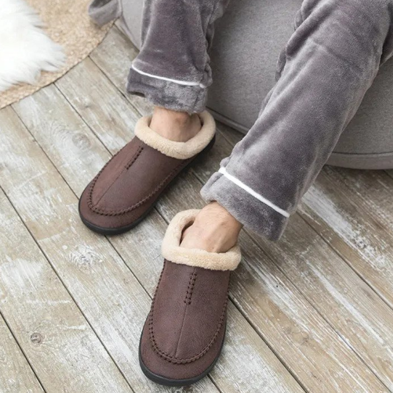 CloudSoft Indoor Slippers | Fleece-lined men's slippers to slip into