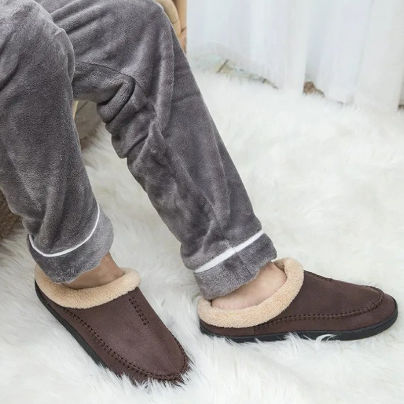 CloudSoft Indoor Slippers | Fleece-lined men's slippers to slip into