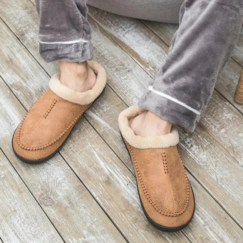 CloudSoft Indoor Slippers | Fleece-lined men's slippers to slip into