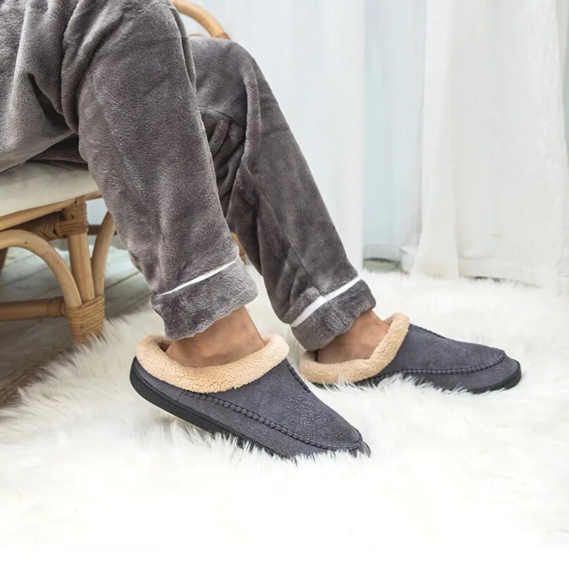 CloudSoft Indoor Slippers | Fleece-lined men's slippers to slip into