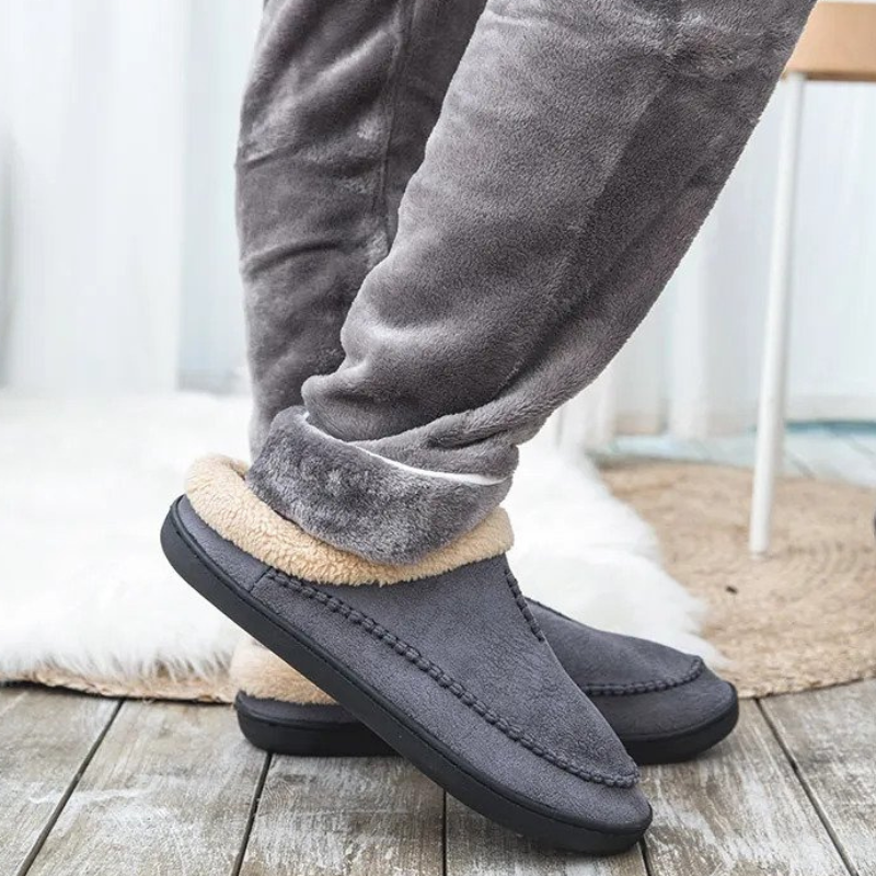 CloudSoft Indoor Slippers | Fleece-lined men's slippers to slip into