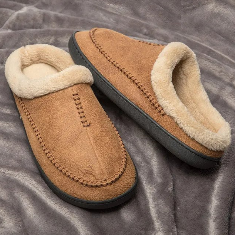 CloudSoft Indoor Slippers | Fleece-lined men's slippers to slip into