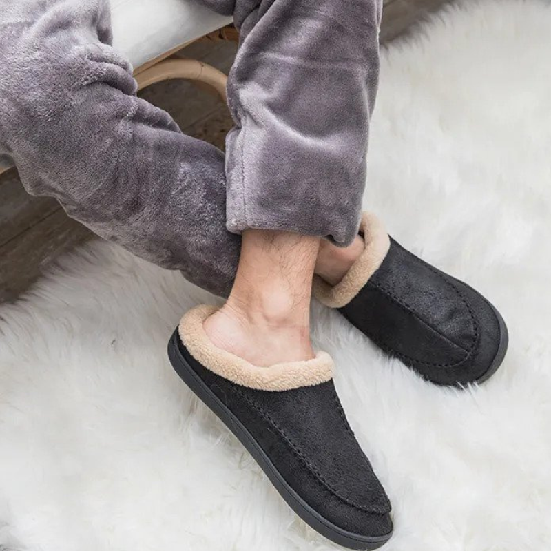 CloudSoft Indoor Slippers | Fleece-lined men's slippers to slip into