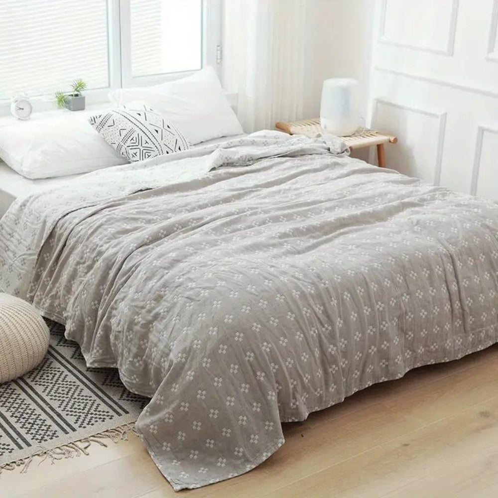 Reversible Cotton Floral Quilt Blanket – Lightweight Bedspread for All-Season Use and Modern Styling