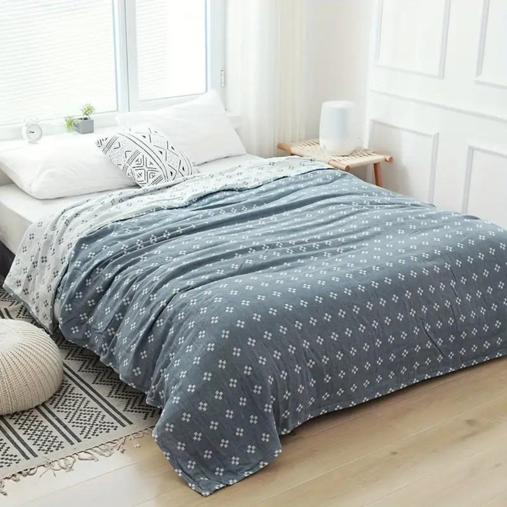 Reversible Cotton Floral Quilt Blanket – Lightweight Bedspread for All-Season Use and Modern Styling