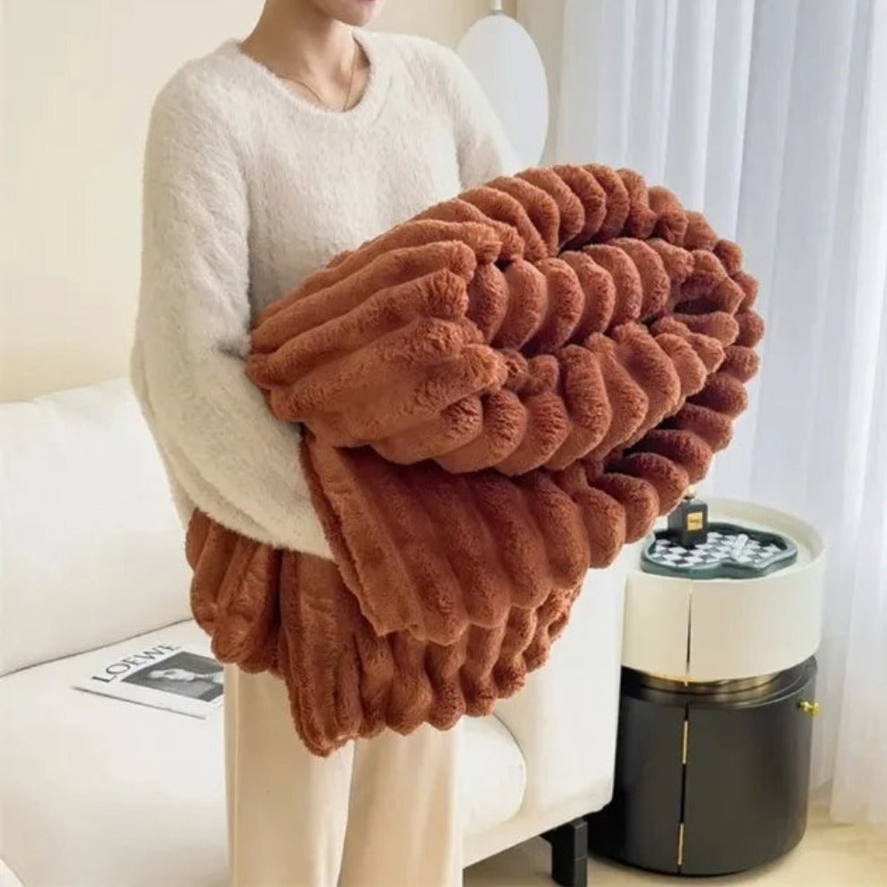 Chunky Bubble Textured Faux Fur Blanket – Ultra Soft Throw for Lounge, Bed or Sofa Styling