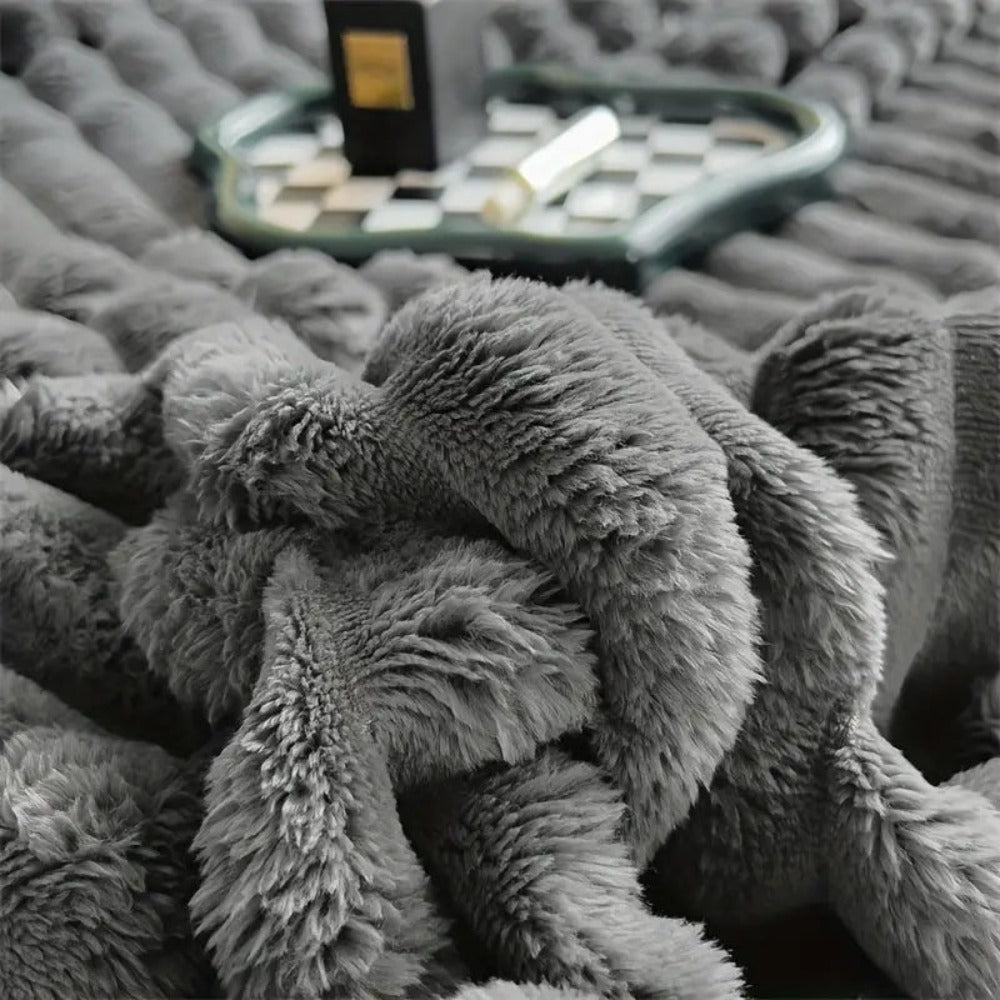 Chunky Bubble Textured Faux Fur Blanket – Ultra Soft Throw for Lounge, Bed or Sofa Styling