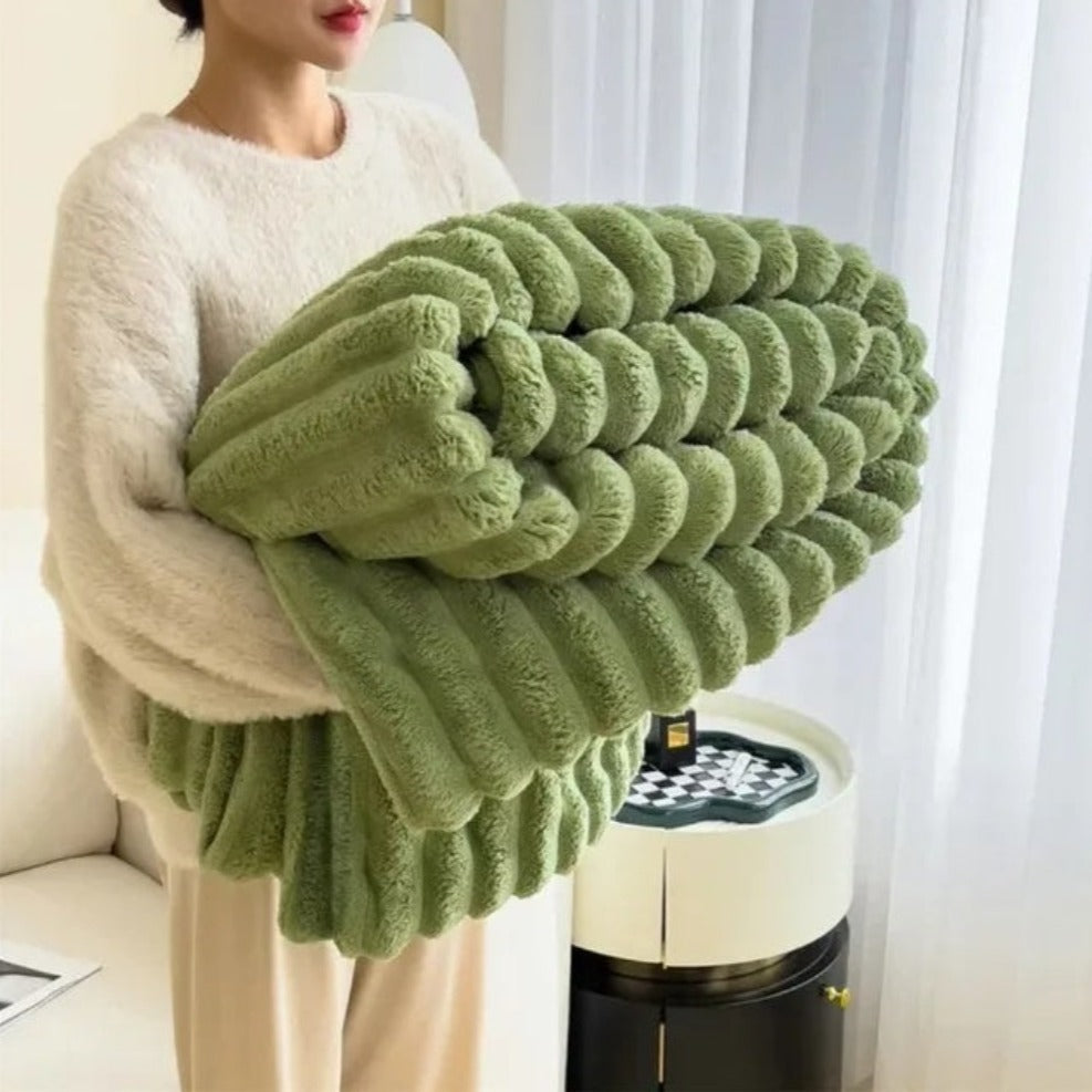 Chunky Bubble Textured Faux Fur Blanket – Ultra Soft Throw for Lounge, Bed or Sofa Styling