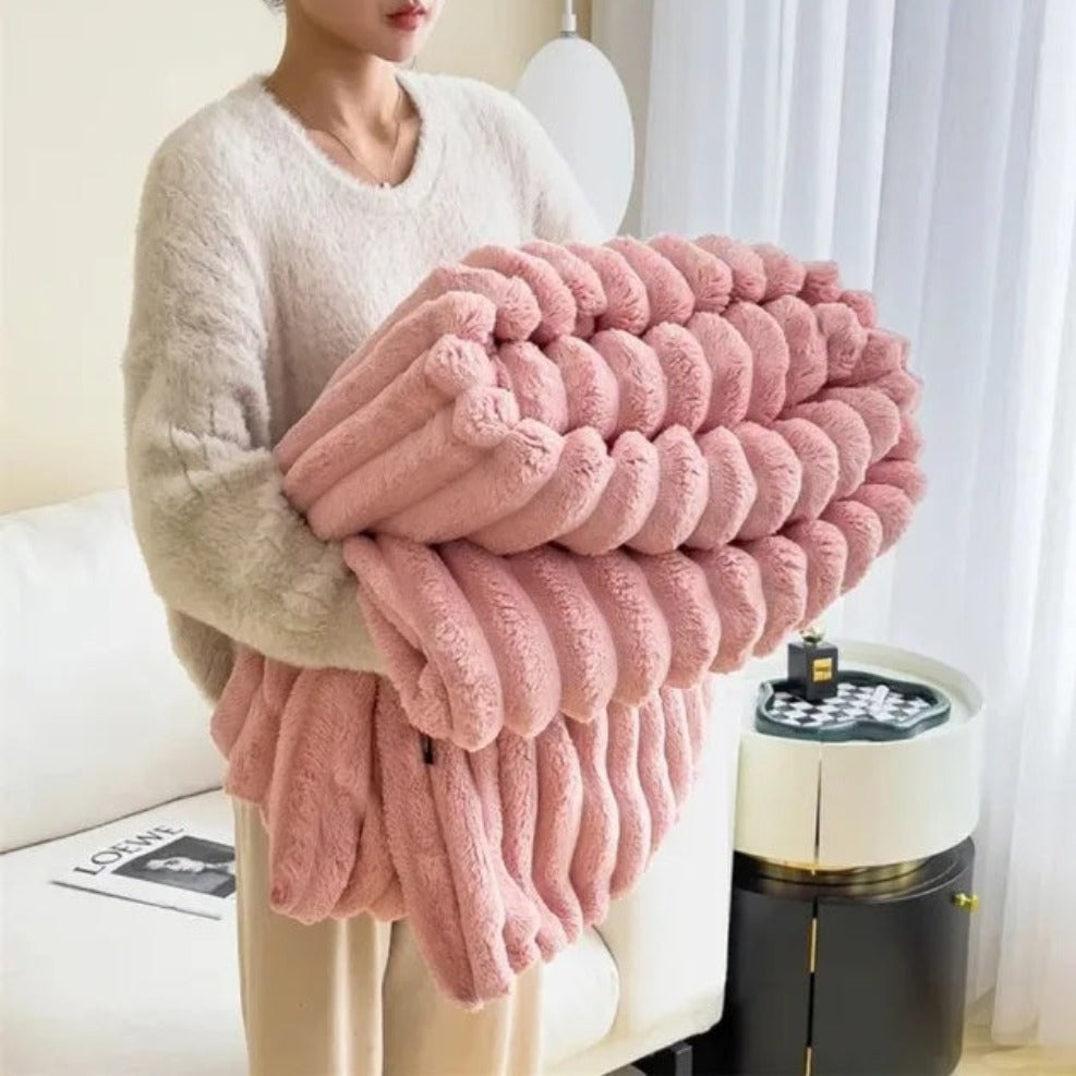 Chunky Bubble Textured Faux Fur Blanket – Ultra Soft Throw for Lounge, Bed or Sofa Styling