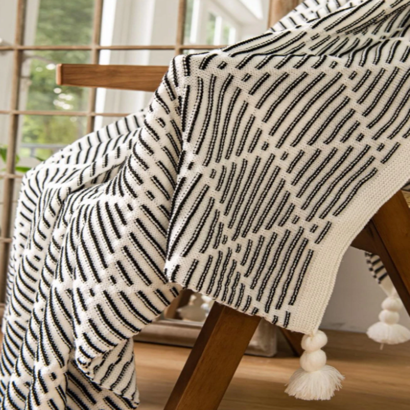 Throw Blanket Nordic Black Diamond Patterned