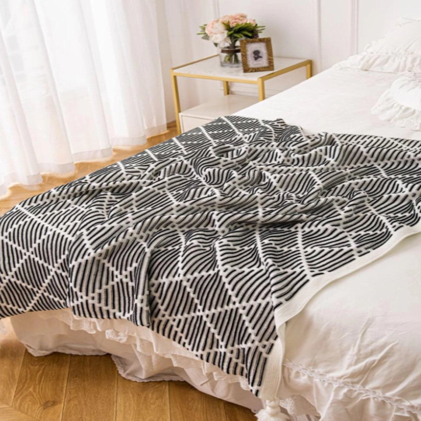 Throw Blanket Nordic Black Diamond Patterned