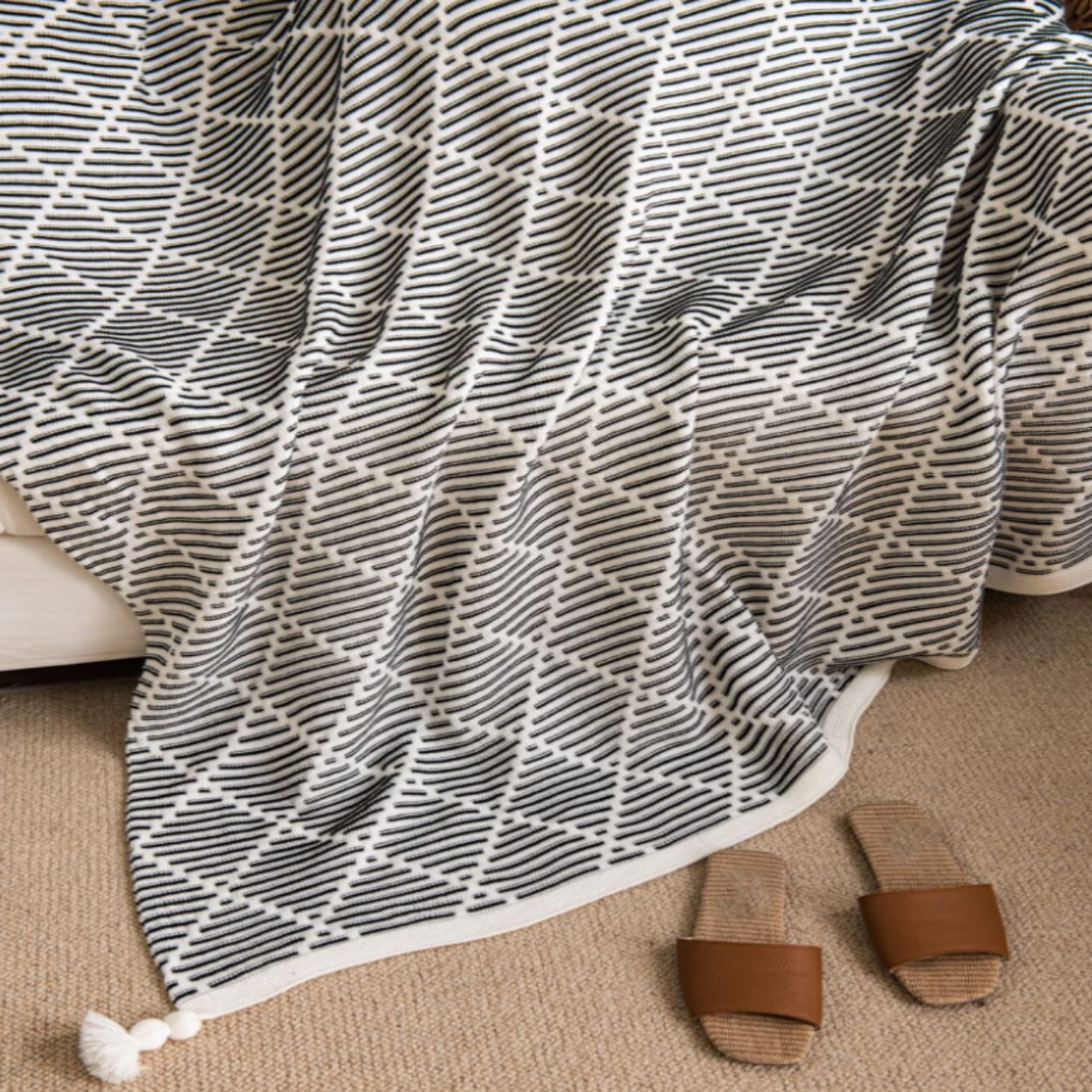 Throw Blanket Nordic Black Diamond Patterned