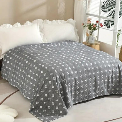 Reversible Cotton Floral Quilt Blanket – Lightweight Bedspread for All-Season Use and Modern Styling