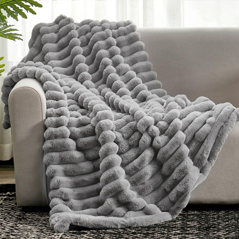 Chunky Bubble Textured Faux Fur Blanket – Ultra Soft Throw for Lounge, Bed or Sofa Styling